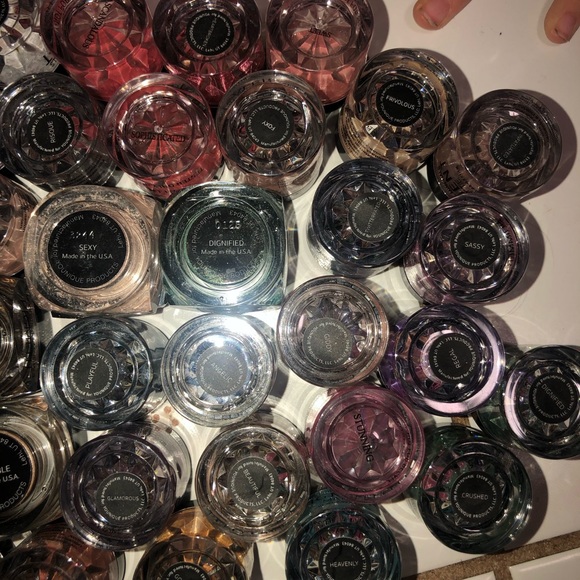 Younique mineral pigments in 42 colors, - Picture 3 of 8